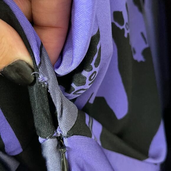 TIBI SILK V-NECK BOLD PRINT PURPLE BLACK DRESS M - Picture 14 of 14